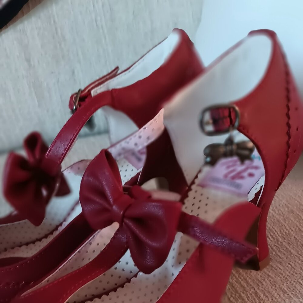 Pin Up Couture Red Flapper Heels, 7, New - Picture 4 of 5